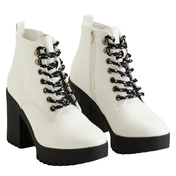 Seven7 Shoes - Seven7 Flatiron Lug Sole Boots Off White